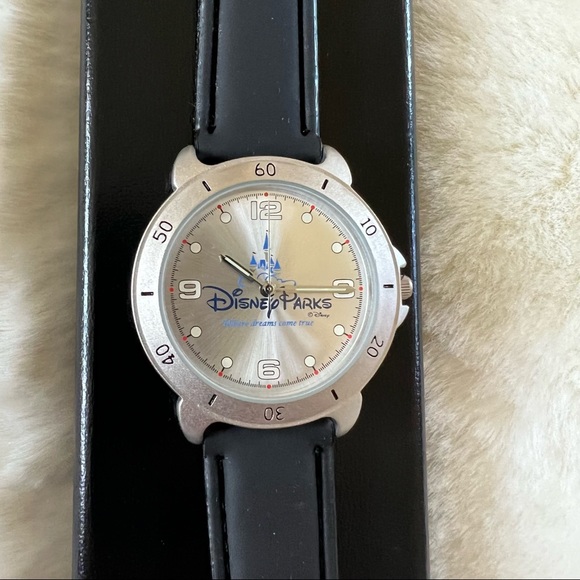 Star Wars Galaxy’s Edge Hat and Watch - Picture 5 of 7